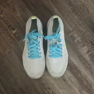 Nike vapor max worn handful of times! Amazing shoes just grew out of them!